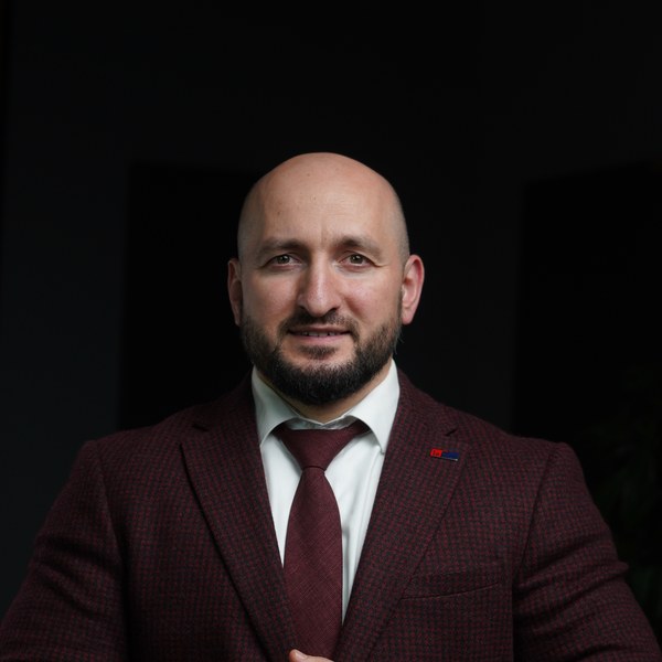 Мурад Алискеров